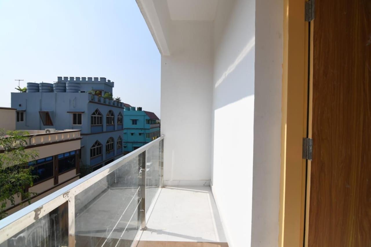Emerald Euphoria The Luxury Stay Near Infocity Best Seller Bhubaneswar Dış mekan fotoğraf